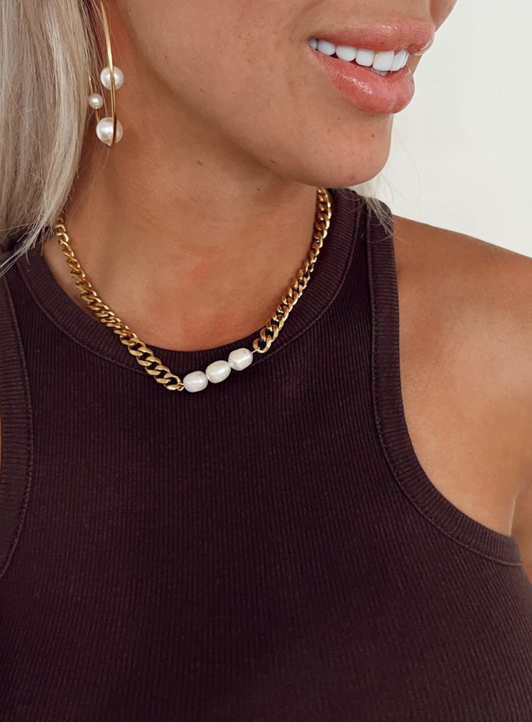 3 Pearl Necklace