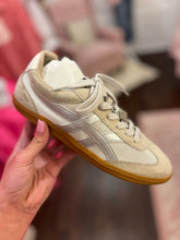 Load image into Gallery viewer, Sasha Silver Shu Shop Sneaker
