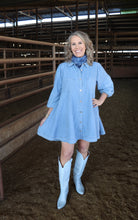 Load image into Gallery viewer, Light Wash Denim Collared Button Up Dress
