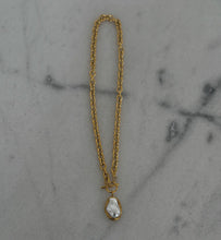Load image into Gallery viewer, Pearl Drop Necklace
