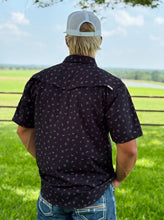 Load image into Gallery viewer, Black Animal Pattern Western Pearl Snap
