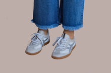 Load image into Gallery viewer, Sasha Silver Shu Shop Sneaker
