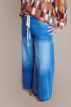 Load image into Gallery viewer, Denim Wide Leg Ombre Tie Jeans

