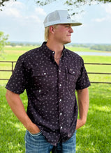 Load image into Gallery viewer, Black Animal Pattern Western Pearl Snap
