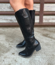 Load image into Gallery viewer, Black Wilder Boots
