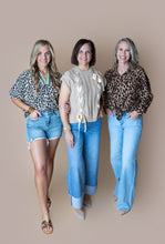 Load image into Gallery viewer, Cheetah Collared V Top
