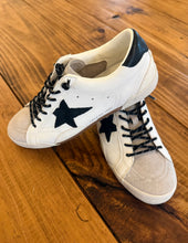 Load image into Gallery viewer, Legend Black Vintage Havana Sneakers
