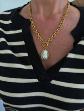 Load image into Gallery viewer, Pearl Drop Necklace
