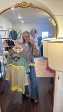 Load image into Gallery viewer, Janice Lavender &amp; Lemon Top
