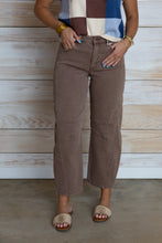 Load image into Gallery viewer, Chocolate Barrel Jeans
