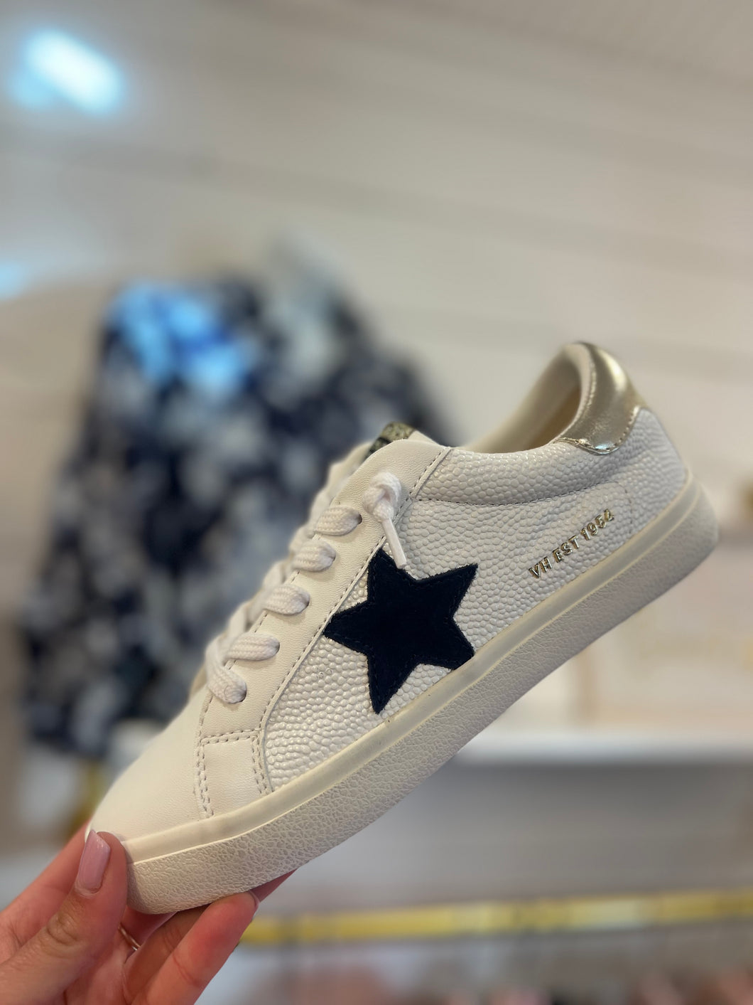 Flair White & Navy Sneaker