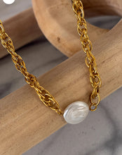 Load image into Gallery viewer, Mach Necklace
