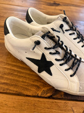 Load image into Gallery viewer, Legend Black Vintage Havana Sneakers
