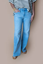 Load image into Gallery viewer, Mica Light Wash Wide Leg Vervet Jean
