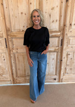Load image into Gallery viewer, Laura Black Everyday Top
