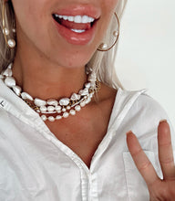 Load image into Gallery viewer, Glam Pearl Necklace
