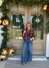 Load image into Gallery viewer, Navy Plaid Short Sleeve Sweater Top
